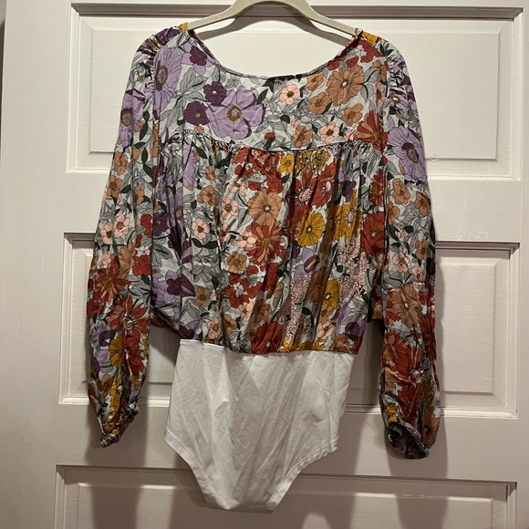 Floral Bodysuit - Picture 3 of 3